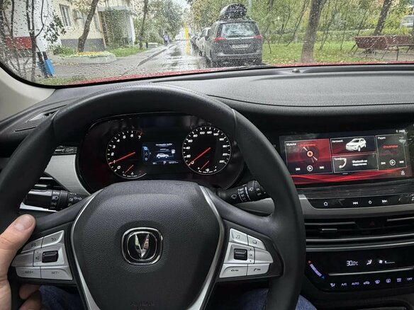 2019 Changan CS35 Plus I, красный - вид 13