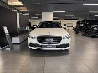 2021 Mercedes-Benz S-Класс 450 Long 4MATIC VII (W223), белый, 8000000 рублей, вид 3