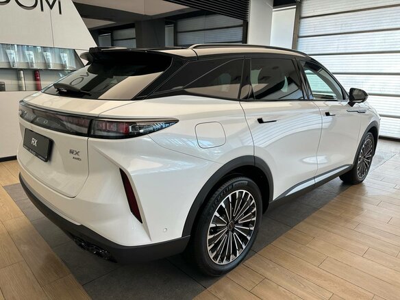 2025 Exeed RX, белый, 5290000 рублей - вид 5