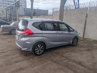 2019 Honda Freed II, серый, 1390000 рублей, вид 4
