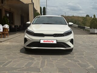 2022 Kia Forte III Рестайлинг, белый, 1600000 рублей, вид 2