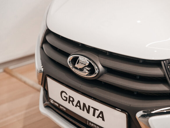 2026 Lada (ВАЗ) Granta I Рестайлинг, белый - вид 12