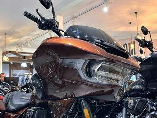 2024 Harley-Davidson CVO Road Glide, пурпурный, 5450000 рублей, вид 4
