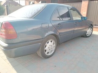 1993 Mercedes-Benz C-Класс 220 I (W202), синий, 250000 рублей, вид 5