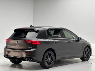 2022 Volkswagen Golf VIII, чёрный, 1590017 рублей, вид 4