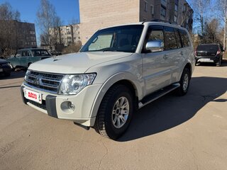 2011 Mitsubishi Pajero IV Рестайлинг 1, белый, 1899000 рублей, вид 3