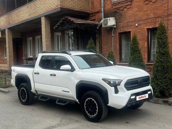 2024 Toyota Tacoma IV, белый, 8550000 рублей - вид 2