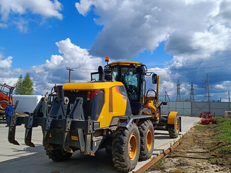 2023 LiuGong 4215-6WD, жёлтый, 12900000 рублей, вид 3
