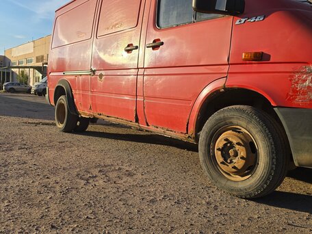1999 Volkswagen LT, красный, 250000 рублей, вид 3
