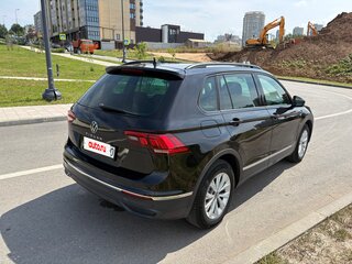 2021 Volkswagen Tiguan II Рестайлинг, чёрный, 2450000 рублей, вид 3