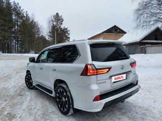 2017 Lexus LX 570 III Рестайлинг 2, белый, 7000000 рублей, вид 5