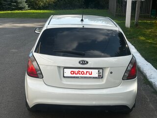 2011 Kia Rio II Рестайлинг, белый, 370000 рублей, вид 4