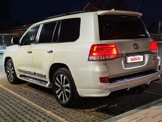 2019 Toyota Land Cruiser 200 Series Рестайлинг 2, белый, 5500000 рублей, вид 5