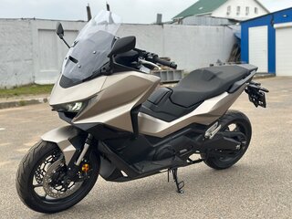 2026 Honda Forza, золотистый, 1650000 рублей, вид 3