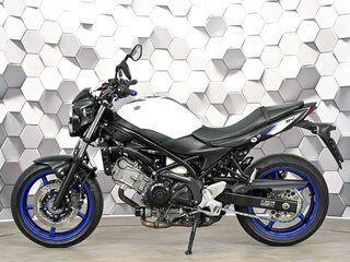 2016 Suzuki SV 650, белый, 527000 рублей, вид 4