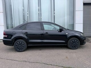 2019 Volkswagen Polo V Рестайлинг, чёрный, 1125000 рублей, вид 4