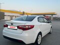 2013 Kia Rio 4-speed III, белый, 780000 рублей - вид 5