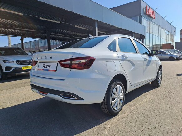 2026 Lada (ВАЗ) Vesta I Рестайлинг (NG), белый, 1735000 рублей - вид 5