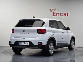 2023 Hyundai Venue I, белый, 1920000 рублей, вид 3