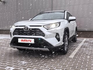 2021 Toyota RAV4 V (XA50), белый, 3200000 рублей, вид 1