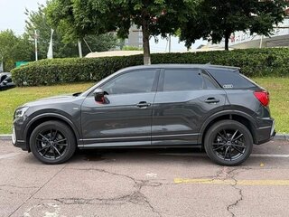 2022 Audi Q2 L 35 TFSI I Рестайлинг, серебристый, 1630000 рублей, вид 3