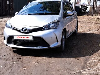 2014 Toyota Vitz III (XP130) Рестайлинг, серый, 740000 рублей, вид 2