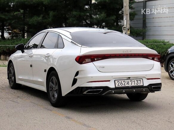 2022 Kia K5 LPi III, белый, 2075400 рублей - вид 2