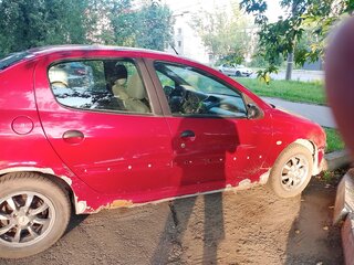 2008 Peugeot 206, красный, 100000 рублей, вид 2
