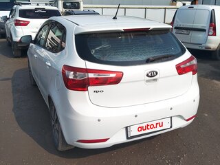 2013 Kia Rio III, белый, 850000 рублей, вид 4