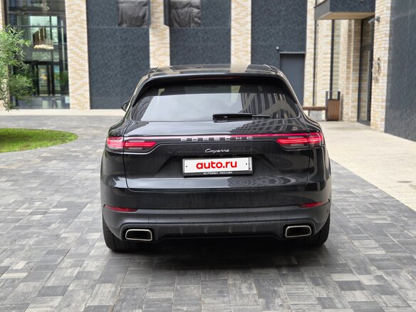 2020 Porsche Cayenne E-Hybrid III, чёрный - вид 3