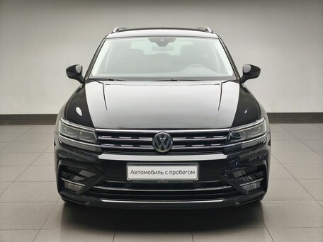 2020 Volkswagen Tiguan II, чёрный, 3624000 рублей, вид 2