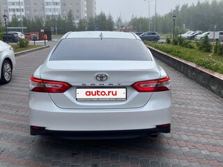 2020 Toyota Camry VIII (XV70), белый, 2900000 рублей, вид 4
