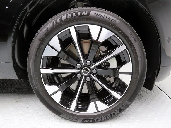 2026 Volvo XC60 II Рестайлинг 2, чёрный - вид 18