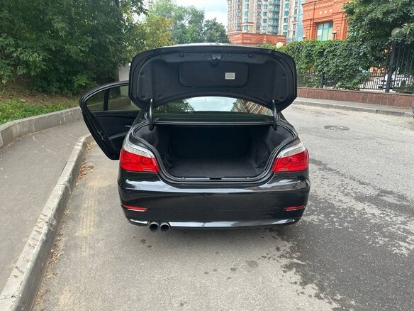 2008 BMW 5 серии 525i V (E60/E61) Рестайлинг, чёрный, 1300000 рублей - вид 9