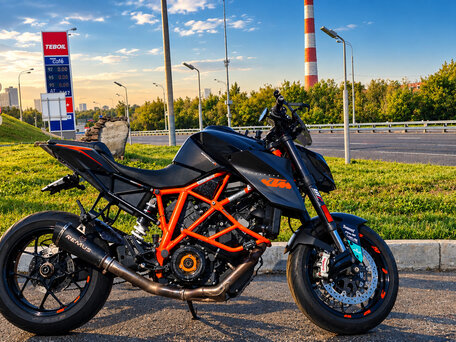 2015 KTM 1290 Super Duke R, чёрный, 650000 рублей, вид 3