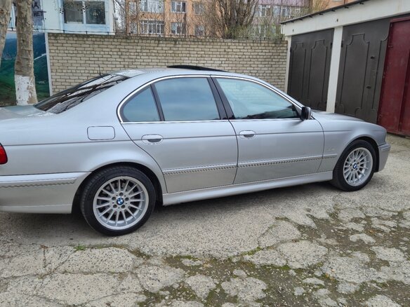 2002 BMW 5 серии 530i IV (E39) Рестайлинг, серый, 1400000 рублей - вид 4