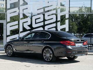2018 BMW 5 серии 520d xDrive VII (G30/G31/G38), чёрный, 3075000 рублей, вид 2
