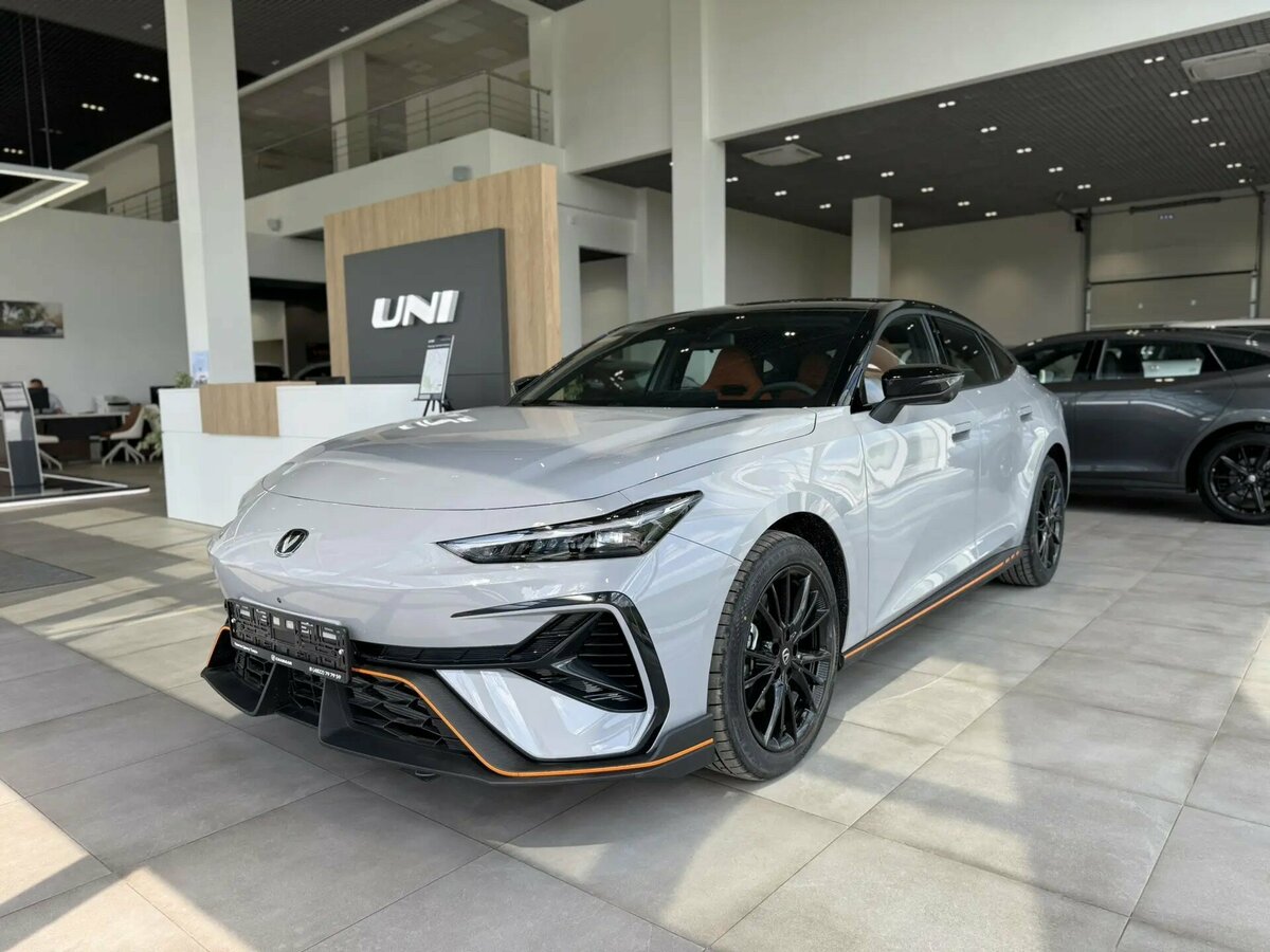 Открыть фотографии: Changan UNI-V I Рестайлинг 2