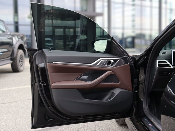 2025 BMW 4 серии 420i G22, G23, G26 Рестайлинг, чёрный - вид 16