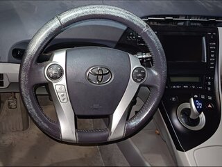 2009 Toyota Prius III (XW30), белый, 1100000 рублей, вид 5