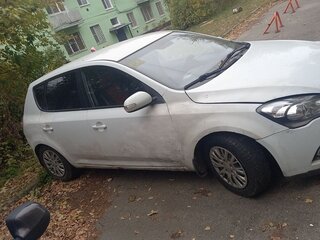 2011 Kia Ceed I Рестайлинг, белый, 550000 рублей, вид 2