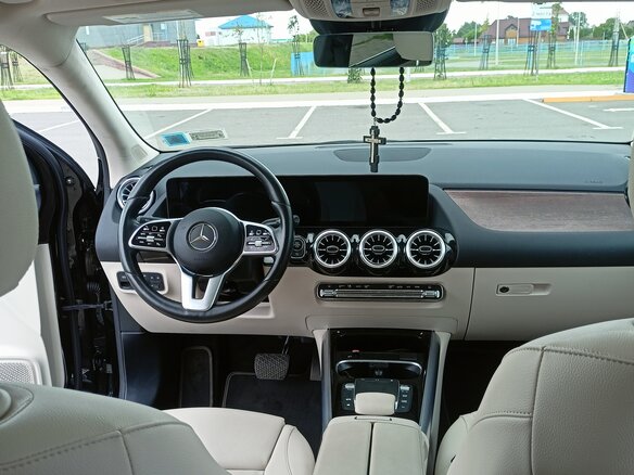 2022 Mercedes-Benz GLA 250 II (H247), чёрный, 2700000 рублей - вид 9