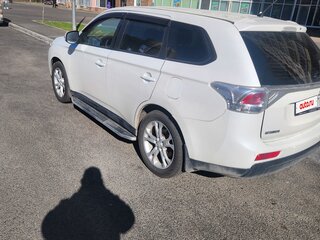 2014 Mitsubishi Outlander III Рестайлинг, белый, 1250000 рублей, вид 5