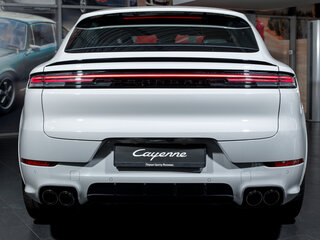 2026 Porsche Cayenne Coupé III Рестайлинг, серый, 23900000 рублей, вид 4
