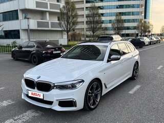 2019 BMW 5 серии M550d xDrive VII (G30/G31/G38), белый, 4500000 рублей, вид 1