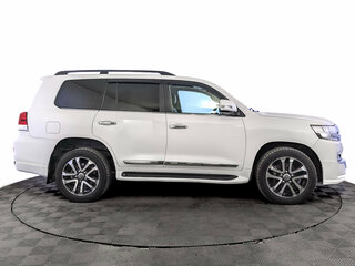 2015 Toyota Land Cruiser 200 Series Рестайлинг 2, белый, 4350000 рублей, вид 4