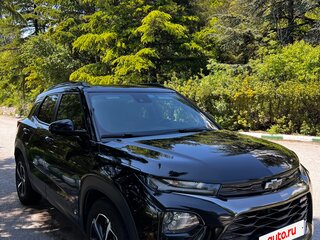 2022 Chevrolet TrailBlazer III, чёрный, 2000000 рублей, вид 1