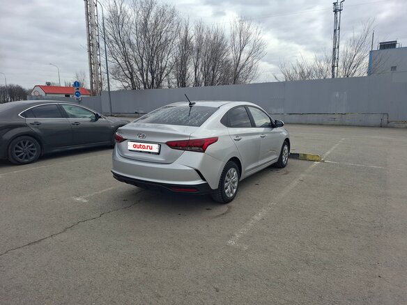 2020 Hyundai Solaris II, серебристый, 1550000 рублей - вид 4