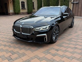 2019 BMW 7 серии 740d xDrive VI (G11/G12) Рестайлинг, чёрный, 5800000 рублей, вид 2