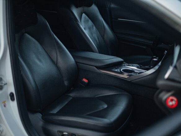 2019 Toyota Camry VIII (XV70), белый, 3500000 рублей - вид 13